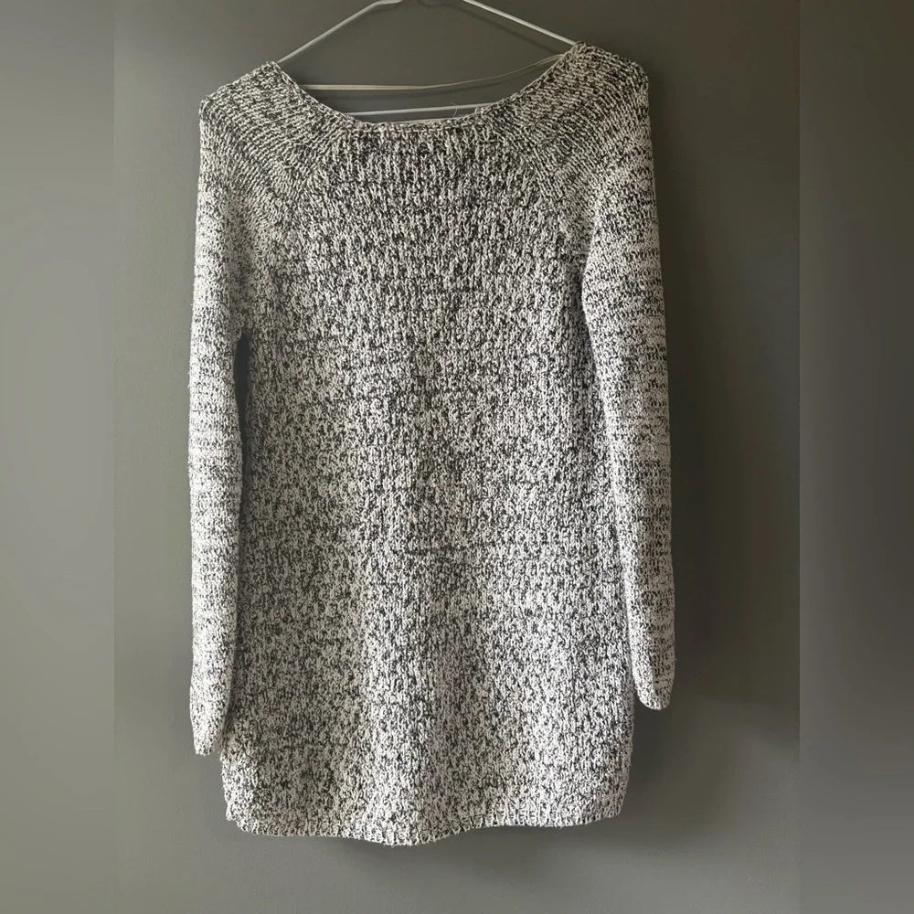 ZARA knit, size small, over sized,Cozy Gray Women's Sweater, v neck - Picture 5 of 5